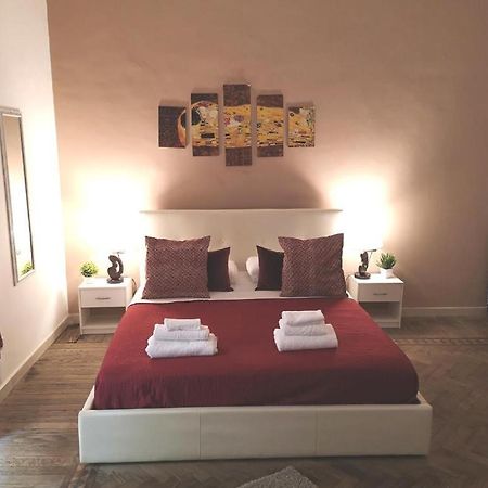 Bed and Breakfast Domus Luigi Leone 2 Neapel Exterior foto