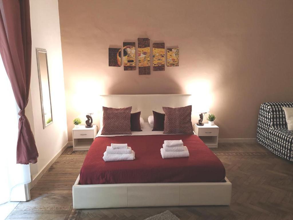Bed and Breakfast Domus Luigi Leone 2 Neapel Exterior foto